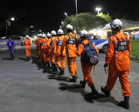Corpo de Bombeiros distribui pulseirinhas de identificação - Imagem