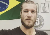 Alemão teria pegado arma após moradores jogarem água nele