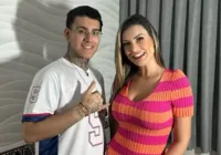 Andressa Urach e filho dividem a mesma mulher; confira foto e vídeo