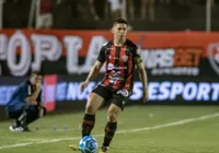 Aos 36 anos, Osvaldo iguala pelo Vitória melhor temporada da carreira