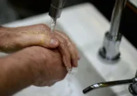 BA-099: moradores de Arembepe protestam devido à falta de água