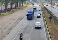 BR-324 tem movimento intenso no início do feriado
