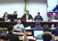 Comissão aprova projeto que proíbe casamento de pessoas do mesmo sexo