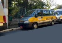 Criança de 2 anos morre após ser esquecida dentro de van escolar