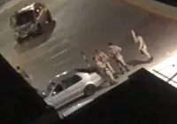 Criminoso faz 4 pessoas reféns em posto de combustível na Av. Paralela