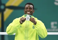 Em decisão dividida, baiano Keno Marley garante a prata no boxe 92kg
