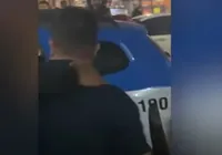 Entregador acusa policial de racismo e diz ter sido ameaçado com arma