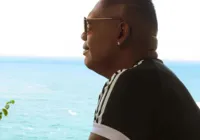 Família de MC Marcinho joga cinzas do cantor em praia de Cabo Frio