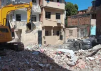 Fluxo de água em canal é retomado após desabamento na Baixa do Tubo