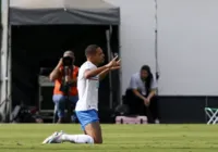 Gilberto aponta sobre dica de Yago para marcar golaço contra o Goiás