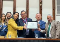 Hepatologista baiano, Raymundo Paraná recebe Comenda 2 de Julho