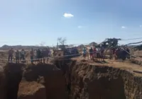 Homem morre e outros dois ficam feridos após deslizamento de terra