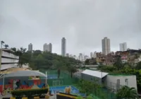 Inmet emite alerta de perigo após chuvas intensas em Salvador