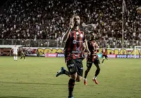 Léo Gamalho vira peça fundamental na campanha do Vitória na Série B