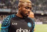 Lesão muscular deve afastar Osimhen do Napoli por um mês