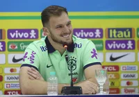 Lucas Perri celebra primeira convocação na seleção: "Momento especial"