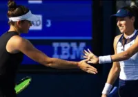 Luisa Stefani e Jennifer Brady vencem e estão nas quartas de final