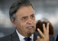 "Lula deveria reparar o Brasil dos prejuízos de Dilma", diz Aécio