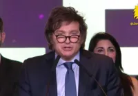 Milei anuncia privatização de petroleiras e mídias estatais