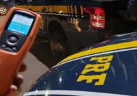 Motorista é preso após beber 10 cervejas e bater carro de frente