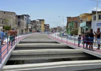 Mulher devolve roupas ao perceber que comprou peças furtadas de loja