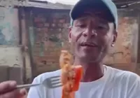 Mulher suspeita de matar vizinho em bar de Salvador é solta