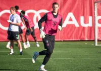 Neuer volta aos treinos coletivos no Bayern de Munique