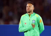 Neymar é operado com sucesso e deve ter alta até sábado