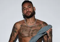 Neymar estrela campanha de cueca e cantora detona: "sem mala grande"