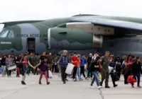 Oitavo voo com repatriados brasileiros deixa Tel Aviv