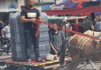 Palestinos usam cavalos para transportar água em Gaza