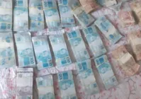 Pistolas e 260 mil, em espécie, são apreendidos em casa de ex-PM