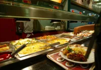 Preço médio de refeição fora de casa no Nordeste é de R$ 43,55