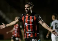Próximo da Série A, Vitória renovará com Léo Gamalho para 2024