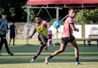 Recuperado de lesão, Dionísio volta a treinar normalmente no Vitória