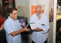 SDE entrega restauração do mural Flor de Paraíso, do artista Juarez