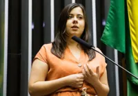 Sâmia Bomfim se licencia do cargo de deputada após irmão morrer