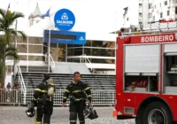 Sede da Prefeitura de Salvador é evacuada após incêndio; assista