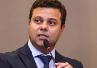 Simões faz afago a vereadores e garante permanência de bancada em 2024