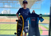 Surfista baiano de 12 anos disputará competição na Espanha