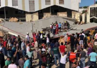 Teto de igreja desaba durante missa e deixa 10 mortos no México