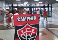 Torcedor recepciona jogadores do Vitória e crava: "já é campeão"