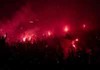 Torcida do Vitória recepciona time com grande festa no Barradão