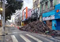 Trânsito segue interditado na Avenida Sete após incêndio em casarão