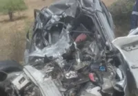 Três pessoas da mesma família morrem em acidente entre carro e carreta