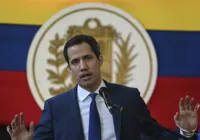 Venezuela emite mandado de prisão contra "ex-presidente" Juan Guaidó