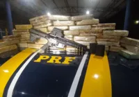 Vídeo: fuzil e 40 kg de cocaína são localizados em teto de veículo