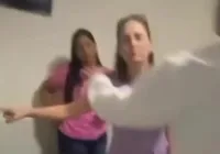 Vídeo: jovem é agredida por esposa de ginecologista em consulta