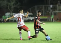 Vitória sai atrás, busca empate, mas adia acesso para a Série A