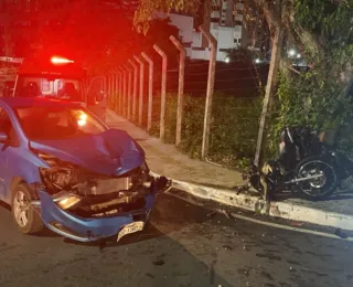 Acidente entre carro e moto deixa um ferido no Curralinho